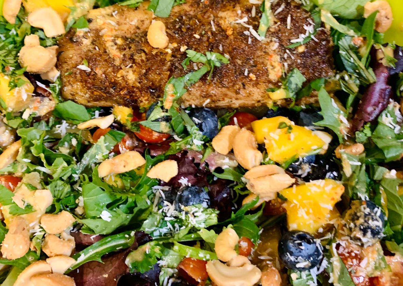 Mahimahi Jerk Salad with Ginger Chili Dressing