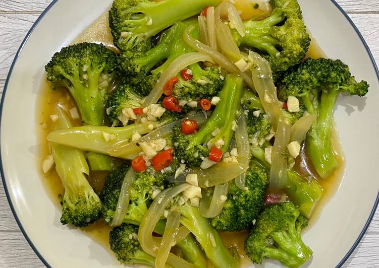 Broccoli with Garlic Sauce