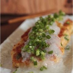 A picture of Soy Burger with Daikon Radish Sauce.