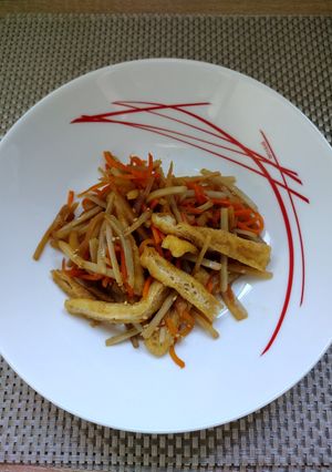 A picture of Japanese sautéed and braised burdock root(Kimpira Gobo) (V).