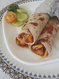 वेज स्प्रिंग पनीर रोटी रोल (veg spring paneer roti roll recipe in Hindi) रेसिपी मुख्य फोटो
