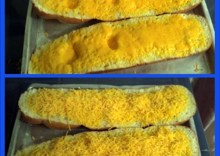 Simple Way to Prepare Ultimate easy cheesy garlic bread