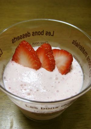 A picture of Easy Strawberry Mousse.