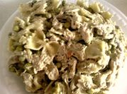 A picture of chicken pesto pasta