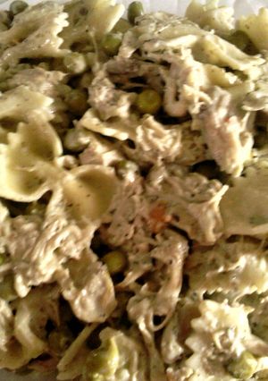 A picture of Creamy Chicken Pesto & Bowtie Pastafrom Philadelphia Cooking Creme.