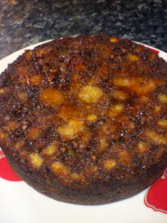 A picture of sticky banana cake.