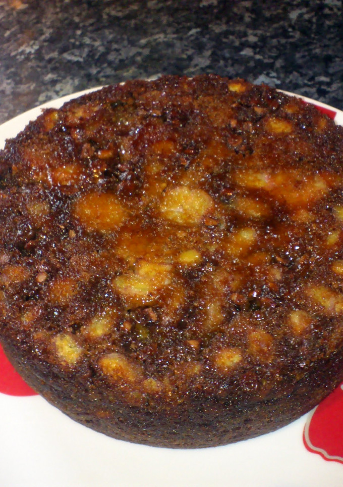 A picture of sticky banana cake.
