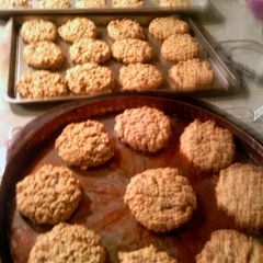 A picture of Peanut butter oatmeal cookies.