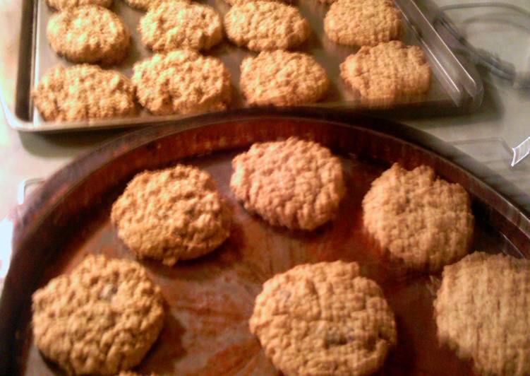 Recipe of Perfect Peanut butter oatmeal cookies