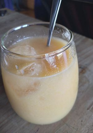 Una foto de Batido de durazno y pera
