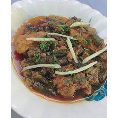 A picture of Bhindi chicken.
