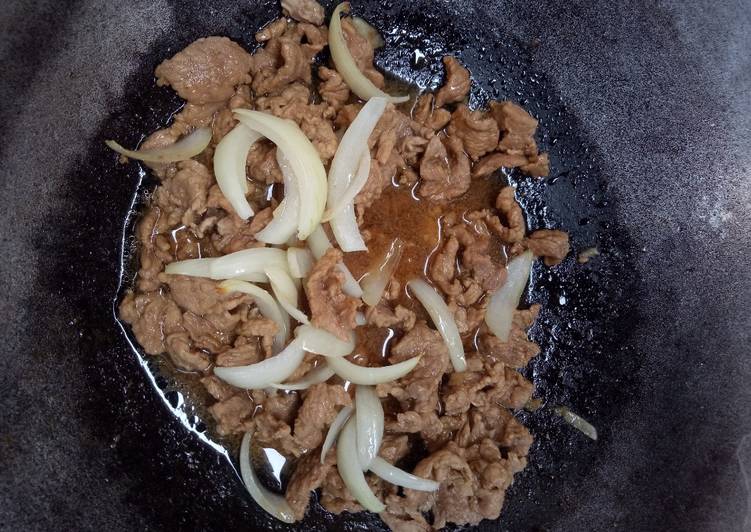 Langkah Mudah untuk Menyiapkan Gyudon beef (ala yoshin*ya) yang Sempurna