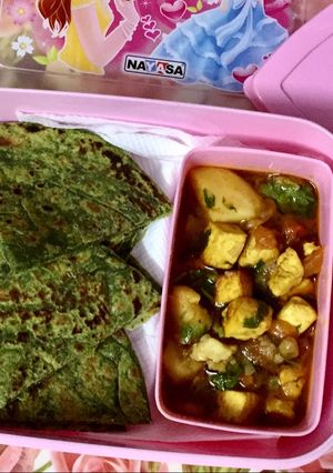 A picture of #Healthy tiffin recipe#thc#post-2#3-july#spinishparathawithaalupaneer.