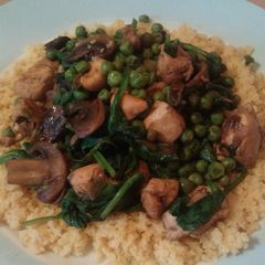 A picture of Vickys Chicken, Mushroom & Spinach Stir-Fry, GF DF EF SF NF.