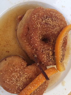 Una foto de Roscos fritos borrachos de naranja