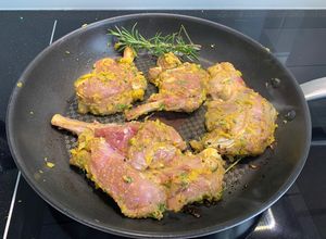 Hình của món Sườn cừu nướng.