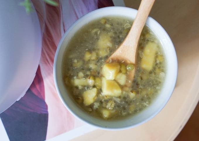 Green Bean Soup with Sweet Potato