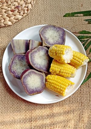 Foto resep Ubi jalar dan Jagung Kukus
