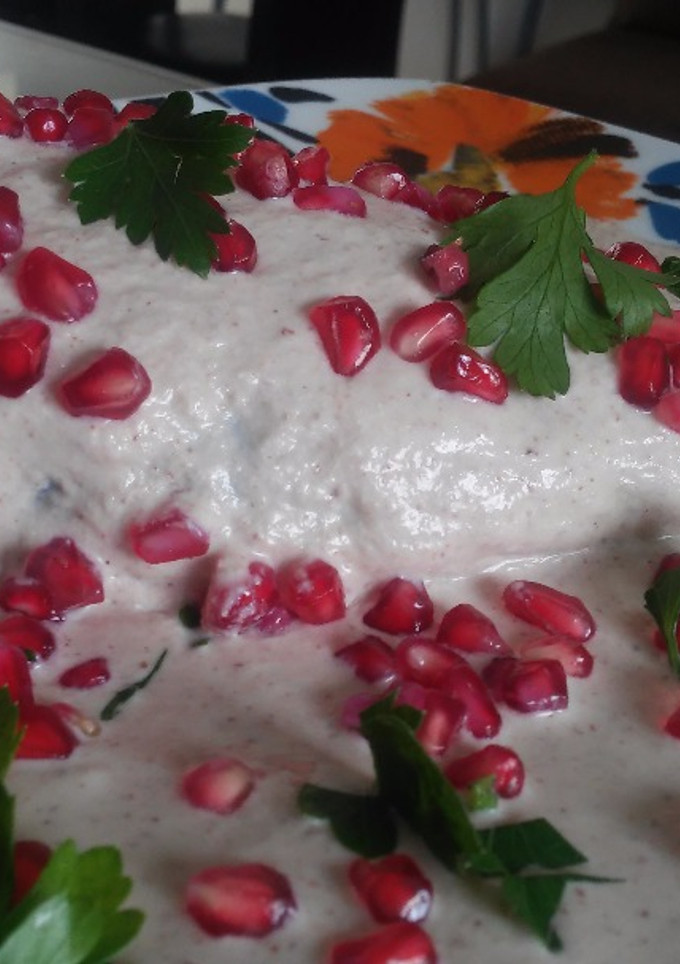 Una foto de Chiles en nogada