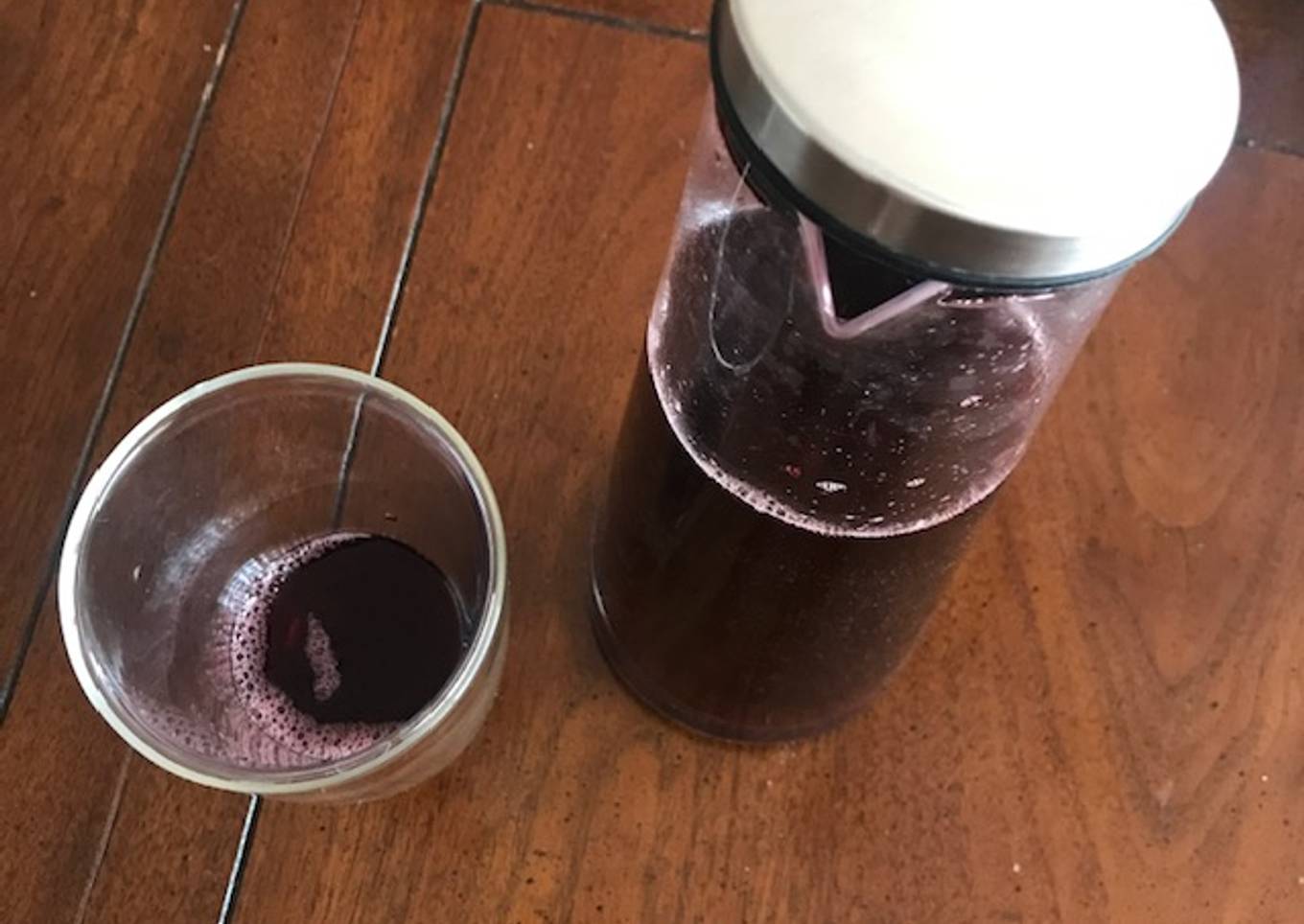 Agua de jamaica con limón