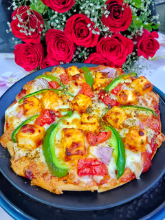 एयर फ्रायर में आटा पनीर चीज़ पिज़्ज़ा (Dough Paneer Cheese Pizza in Air Fryer) रेसिपी मुख्य फोटो