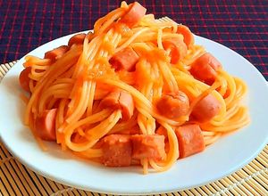 Hình của món Mì ý xúc xích.