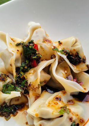 Chicken Dumplings with Spicy Chilli Oil রেসিপির প্রধান ছবি