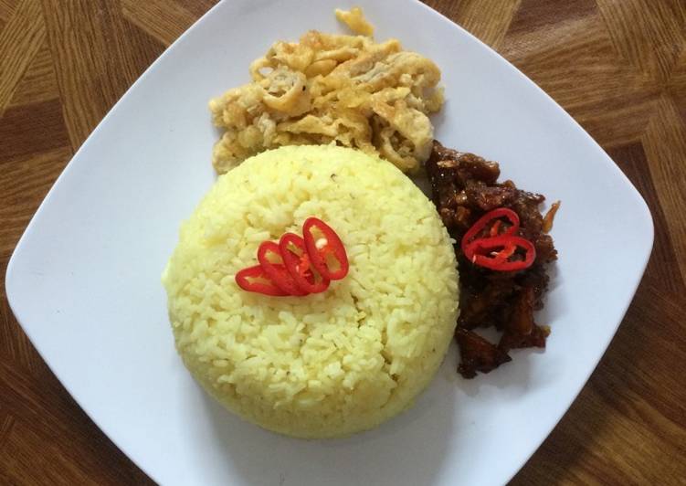 Nasi Kuning Rice Cooker Komplit