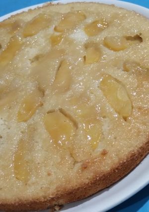 Una foto de Tarta de manzana invertida con yogurt