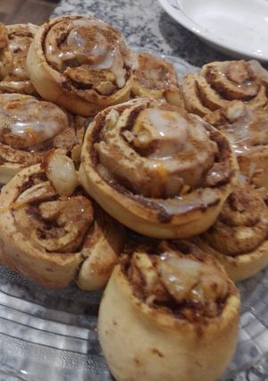 Una foto de Rolls de canela sin levadura 🫶🌺