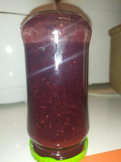 Una foto de Mermelada de frutillas y arándanos