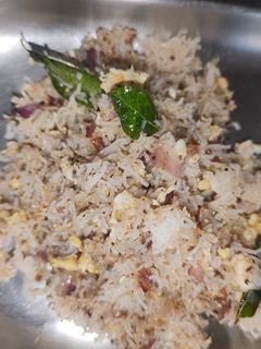 முட்டை கொத்து இடியாப்பம்(egg idiyappam recipe in tamil) செய்முறை முக்கிய புகைப்படம்