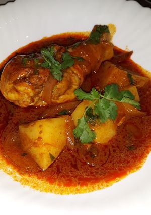 Hình của món Red curry chicken (Gà cari đỏ).