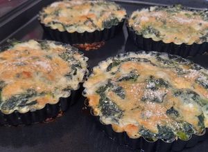 Una foto de Budín de espinaca y Queso de campo