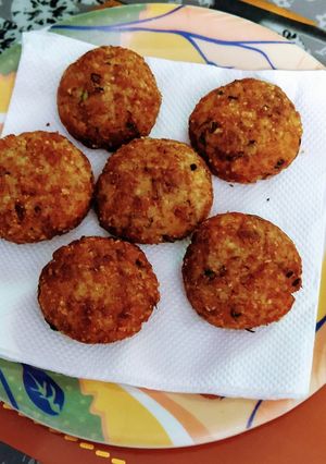 A picture of Crispy cutlets recipe with leftover rice and bread crumbs.