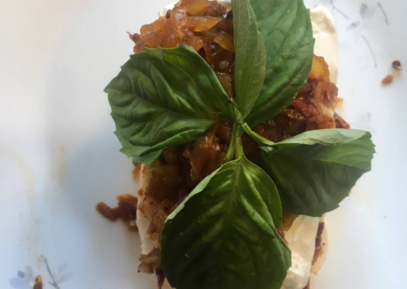 Sun-dried tomato appetizer torte