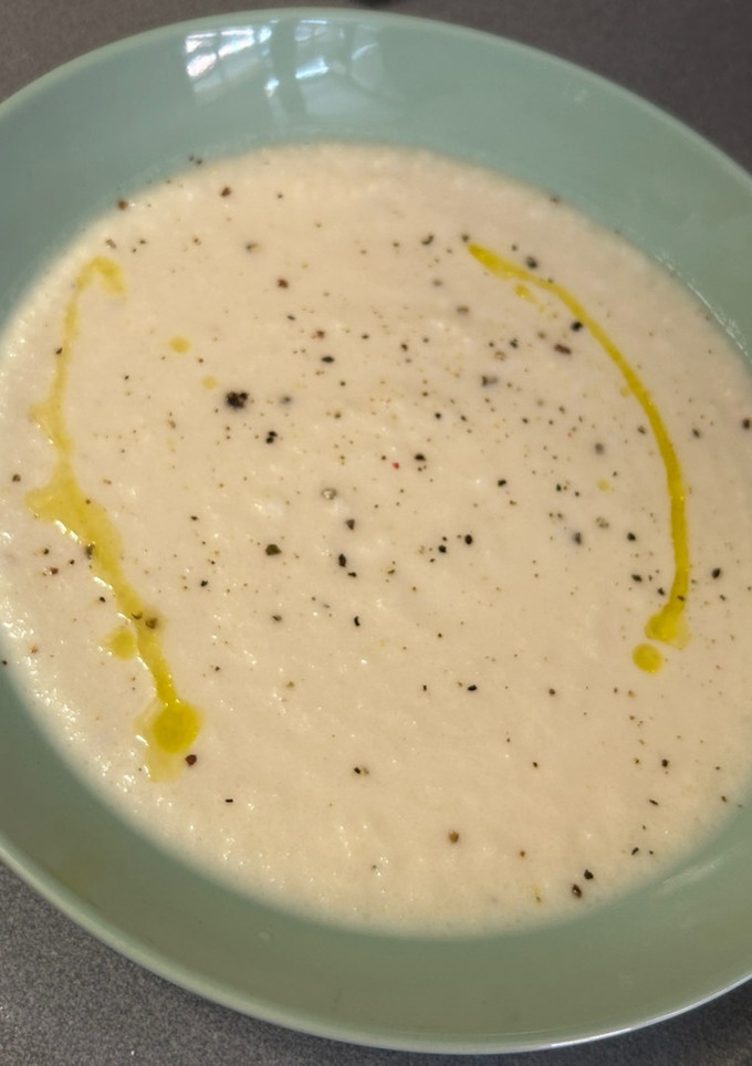 Una foto de Crema de coliflor asada