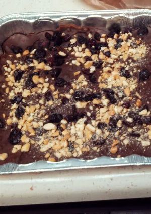 A picture of holiday cranberry peanut chocolate bark made simple.