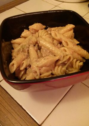 A picture of Homemade hamburger helper.