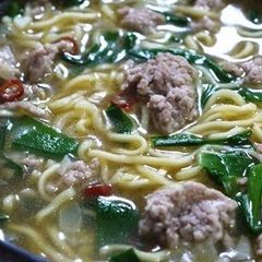 A picture of Easy with Maruchan-brand Instant Ramen Noodles Taiwan-style Ramen.