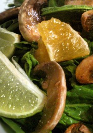 A picture of Healthy Spinach Salad with Mushrooms & Orange.