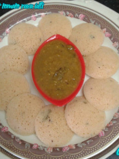 इंस्टेंट टोमेटो रवा इडली (Instant tomato rava idli recipe in Hindi) रेसिपी मुख्य फोटो