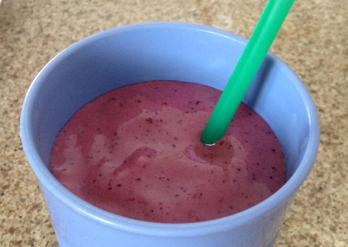 Steps to Prepare Super Quick Homemade Berry Smoothie