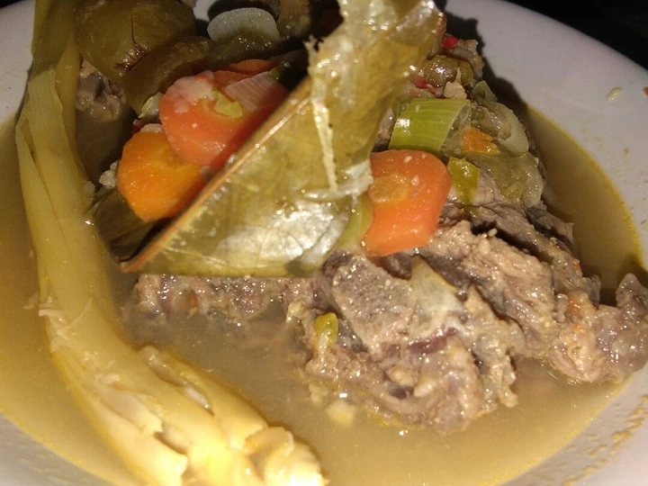 Langkah Gampang Menyiapkan Resep Asem Asem Balungan Daging Belimbing Wuluh yang Lezat