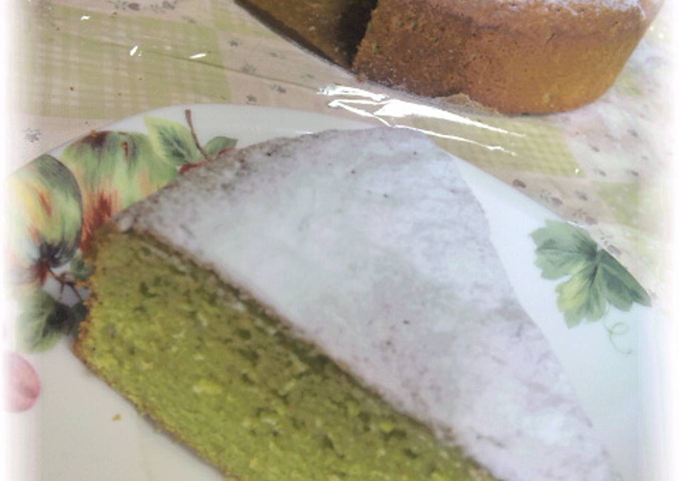 Cake with matcha and white chocolate