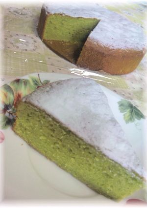 A picture of Matcha and White Chocolate Gateau.