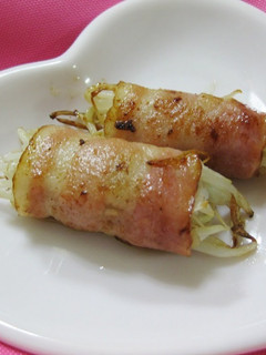 A picture of Bean Sprouts and Bacon Grill with Butter.