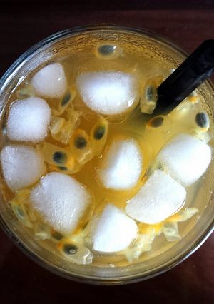 A picture of Iced Passion Fruit Green Tea.