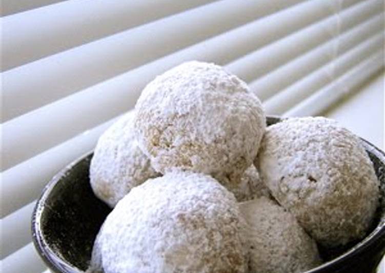 How to Prepare Favorite Mexican Wedding Cookies