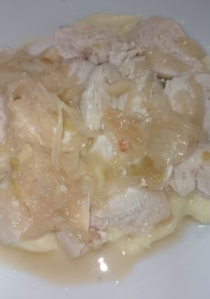 Una foto de Pechugas "Asadas" en Cazuela con Puré Casero